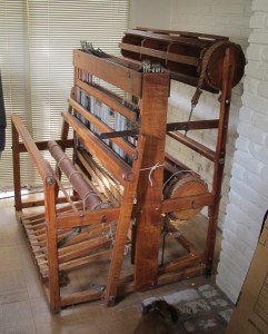 Photo of Binder loom posted at http://www.weavolution.com/forum/weaving/looking-help-identifying-vintage-floor-loom-25371.  Image retrieved 7/24/2015.